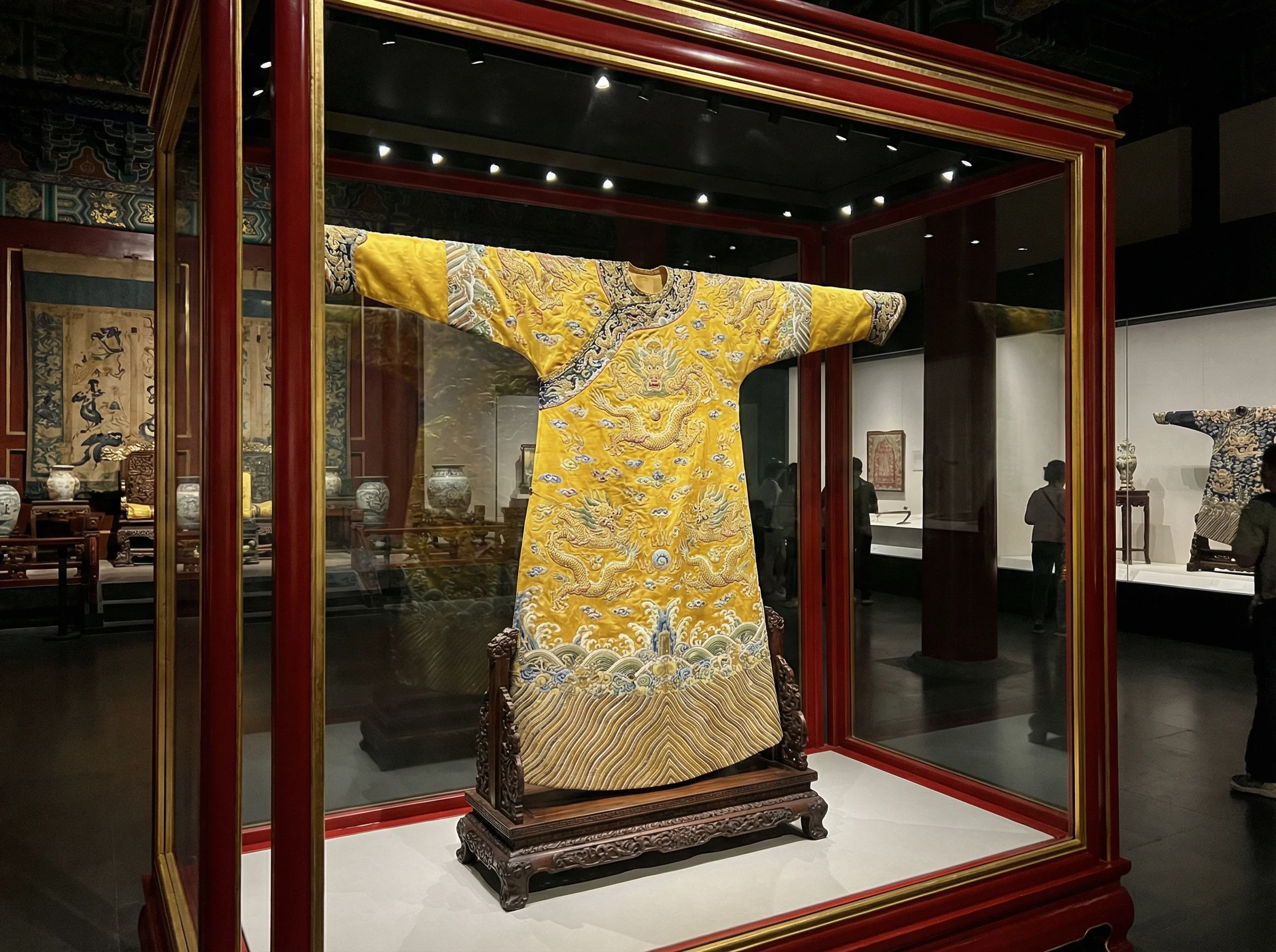 清代帝王龙袍展示 - j9棋牌 与皇家纹饰